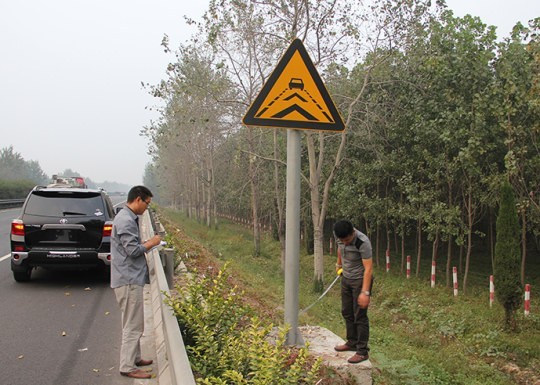 菏澤道路標識牌